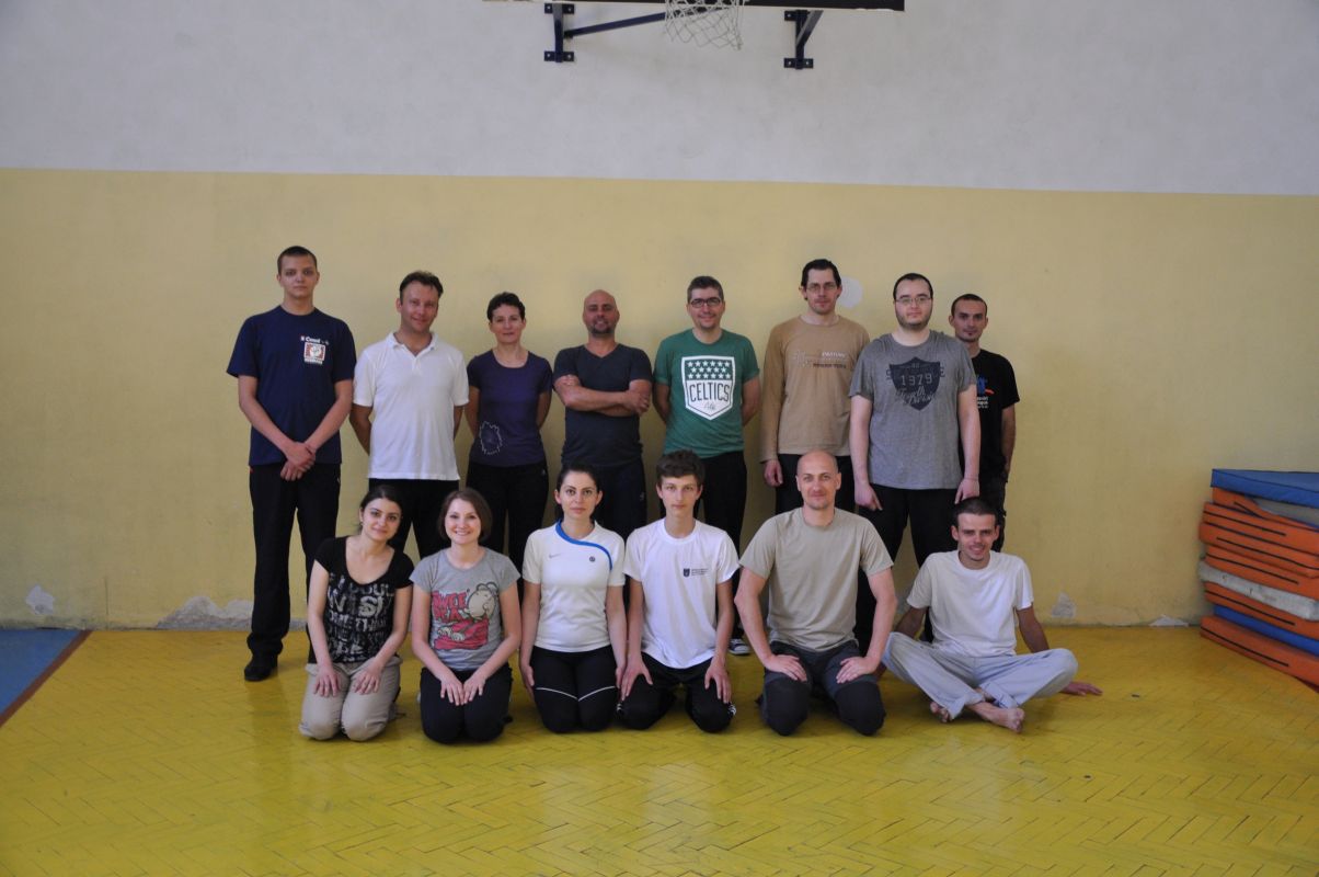 Apărarea loviturilor cu pumnii