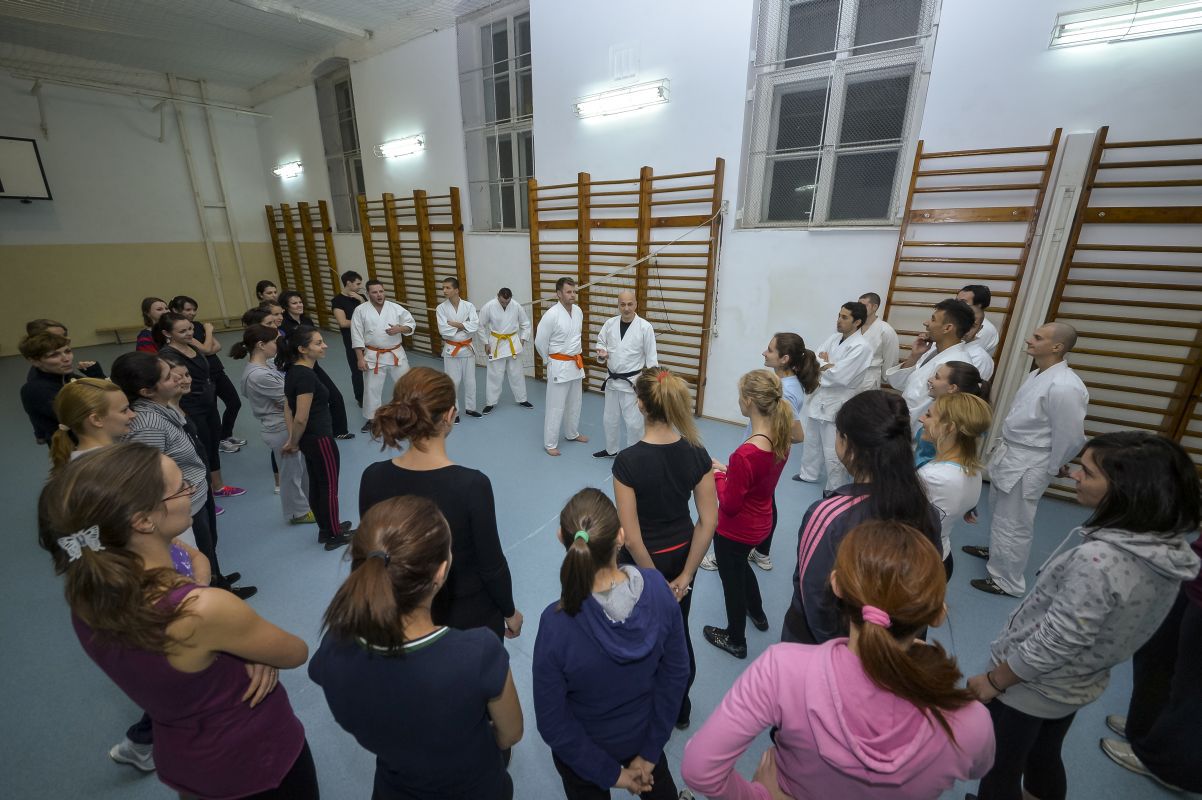 Autoapărare pentru FEMEI