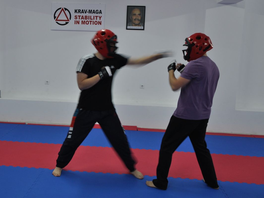 Apărarea loviturilor cu pumnii