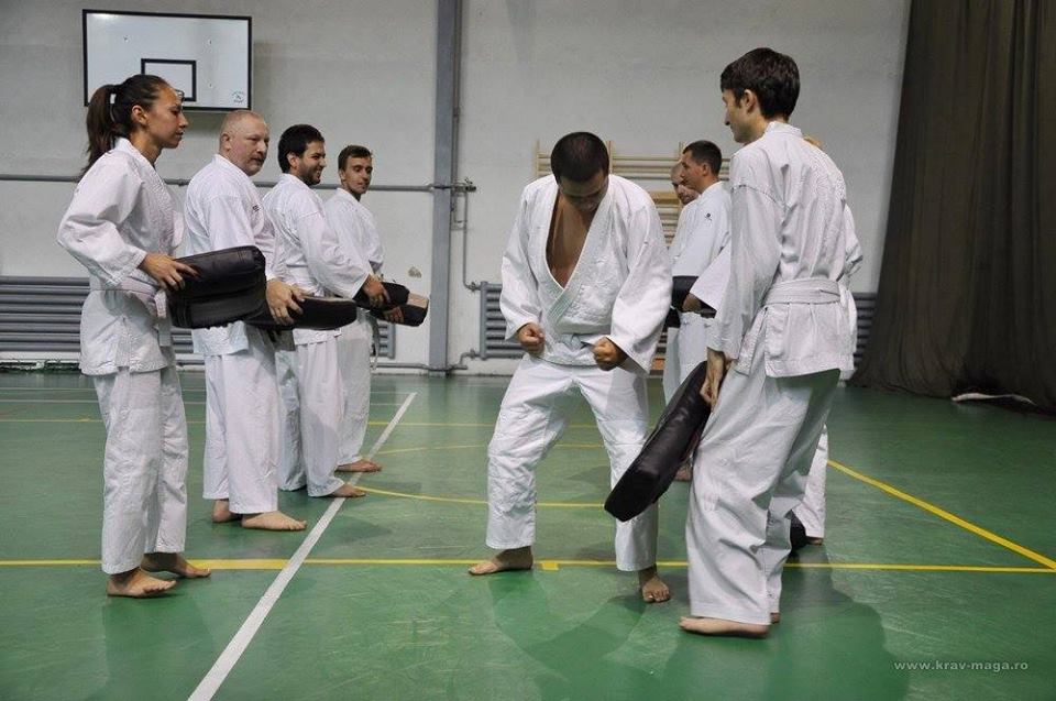 Principii și Tehnici de Bază în KRAV-MAGA