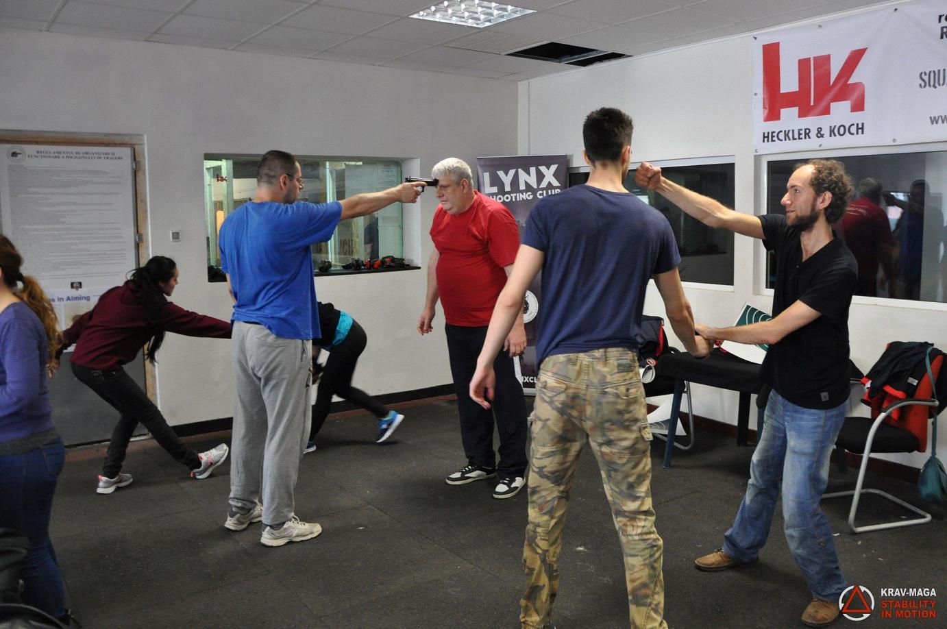 Trageri în poligon și apărarea amenințărilor cu pistolul