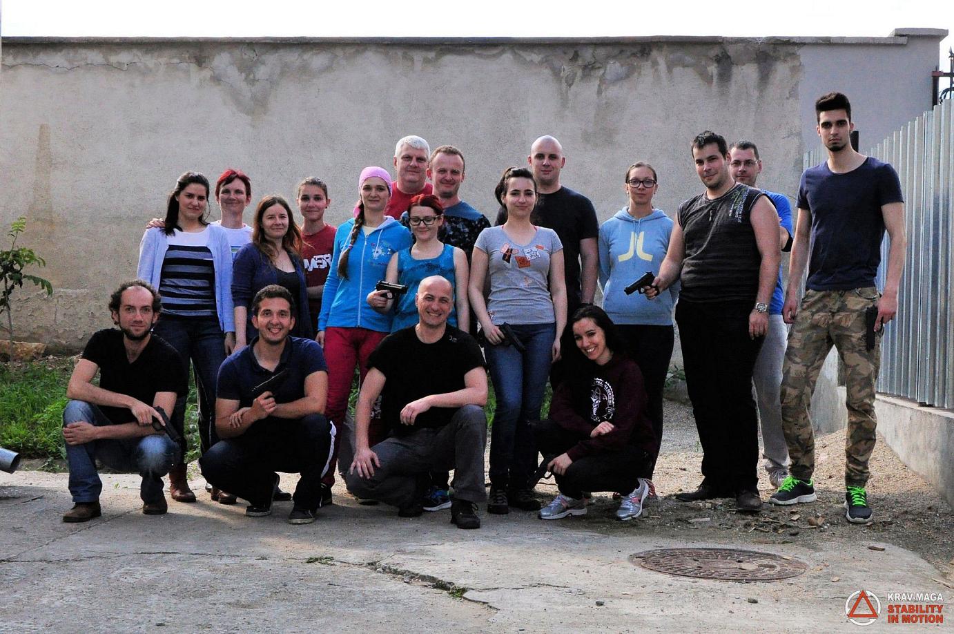 Trageri în poligon și apărarea amenințărilor cu pistolul