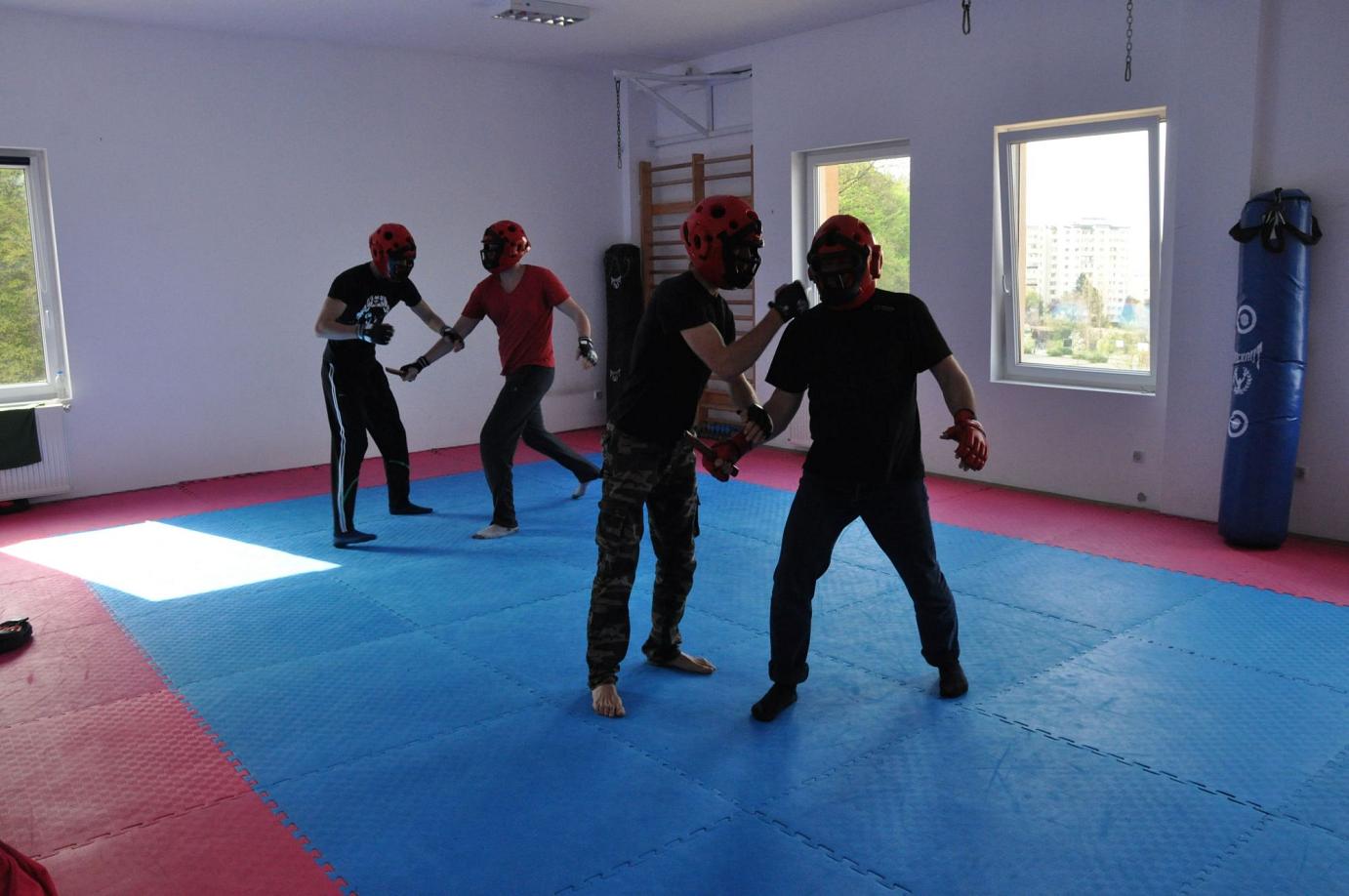 Street Survival - apărări împotriva mai multor agresori - ediția 4