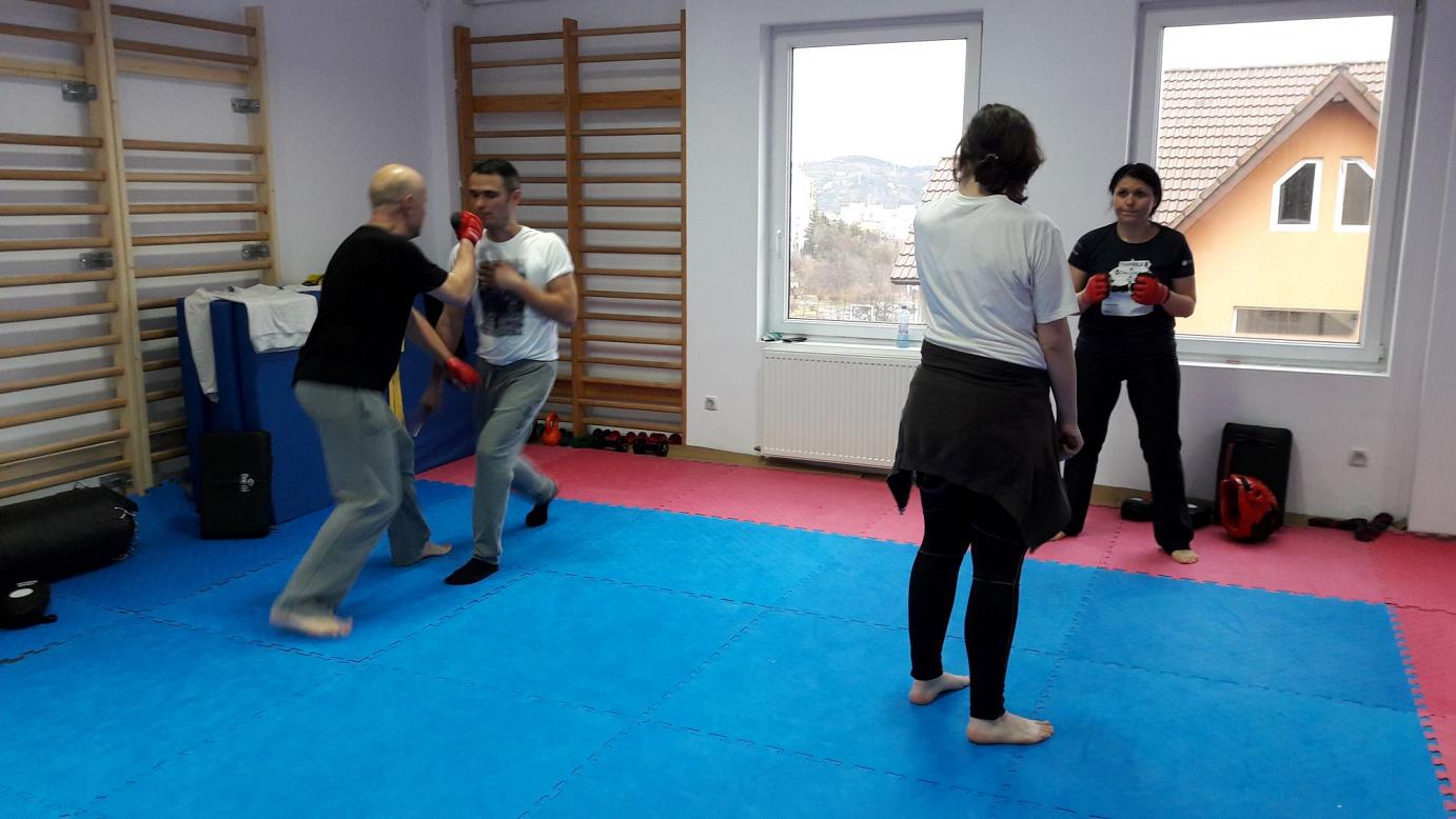 Street Survival - apărări împotriva mai multor agresori - ediția 4