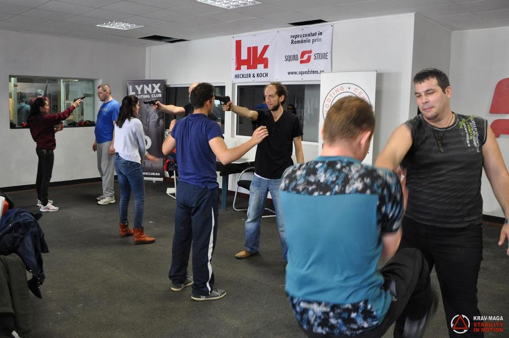 Trageri în poligon și apărarea amenințărilor cu pistolul